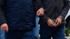 İstanbul merkezli sosyal medyadan dolandırıcılık operasyonunda 24 zanlı yakalandı
