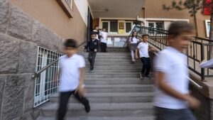 İstanbul'da 8 Eylül'de okullarda 10.00-15.00 saatlerinde eğitim verilecek