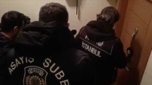 İstanbul'da aranan zanlılara yönelik şehit polis Hakan Telli operasyonunda 67 kişi yakalandı