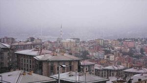 İstanbul'da kar yağışı etkisini sürdürmeye devam edecek