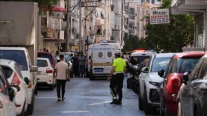 İzmir'de polis merkezine silahlı saldırıda 2 polis şehit oldu, 1 polis yaralandı