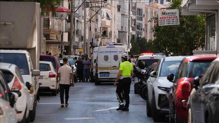 İzmir'de polis merkezine silahlı saldırıda 2 polis şehit oldu, 1 polis yaralandı