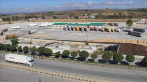 Kara yollarında emniyetli ve güvenli tır park alanları önceliklendirilecek