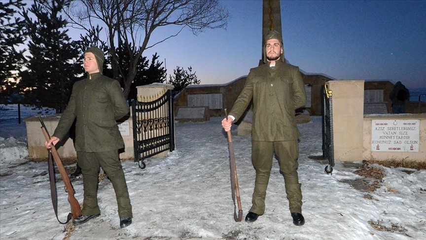 Kars'ta Sarıkamış şehitleri için temsili nöbet tutuldu