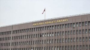 Kendilerini polis ve savcı olarak tanıtarak dolandırıcılık yapan 24 şüpheli tutuklandı