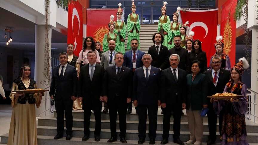 Kırgızistan'da 1. Uluslararası Türk Dünyası Yapay Zeka ve Dijital Dönüşüm Kongresi başladı