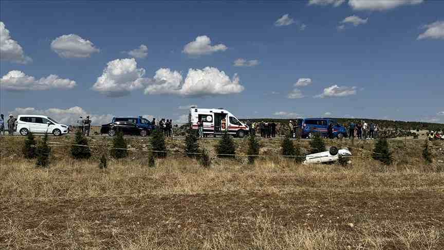 Kütahya'da yol kontrolü yaparken otomobilin çarptığı jandarma trafik personeli şehit oldu