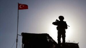MSB Sınırlarımızdan yasa dışı yollarla geçmeye çalışan 4'ü terör örgütü mensubu olmak üzere 312 şahıs yakalandı