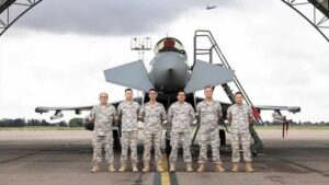 MSB heyeti İngiltere'deki Coningsby Üssü'nde Eurofighter bakım tesislerini inceledi