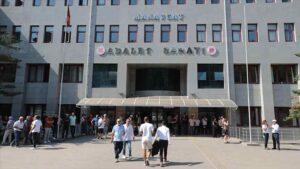 Manavgat Belediyesine yönelik rüşvet, irtikap ve zimmet operasyonunda Belediye Başkanı Kara tutuklandı