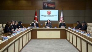 Meclise kadınlar da askere alınsın başvurusu