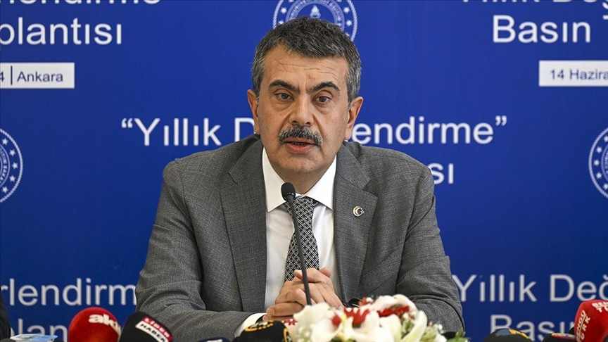 Milli Eğitim Bakanı Tekin (Gebze'de mezuniyet töreninde yaşananlar) Bakanlık olarak incelemeleri yapacağız