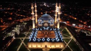 Mimar Sinan'ın ustalık eseri Selimiye, yenilenen aydınlatmalarıyla görüntülendi