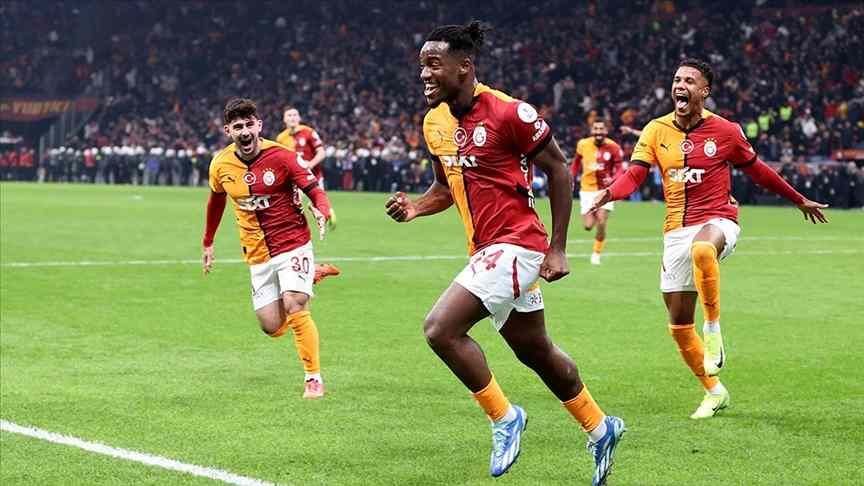 NamaÄŸlup lider Galatasaray, Trabzonspor'u 90+8'de bulduÄŸu golle yendi