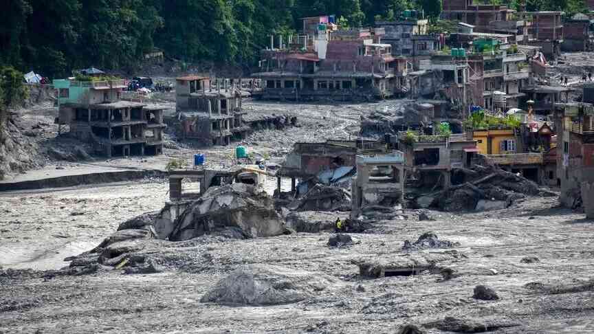 Nepal'deki selde hayatını kaybedenlerin sayısı 1114'e çıktı
