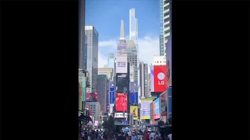 New York'un Times Meydanı'ndaki dijital panolarda Türkiye'ye yatırım mesajı yayımlandı