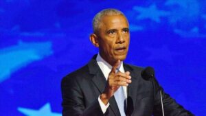 Obama, Harris'i ABD için yeni sayfa, Trump'ı da tehlikeli şeklinde niteledi