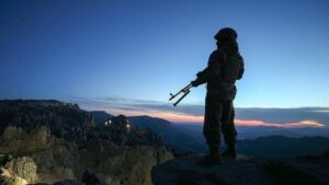 Pençe-Kilit Operasyonu bölgesinde yaralanan askerimiz tedavi gördüğü hastanede şehit oldu