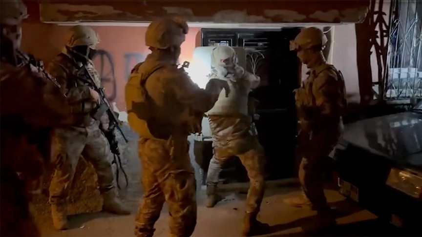 Silah ve mühimmat kaçakçılığına yönelik operasyonlarda 135 şüpheli yakalandı
