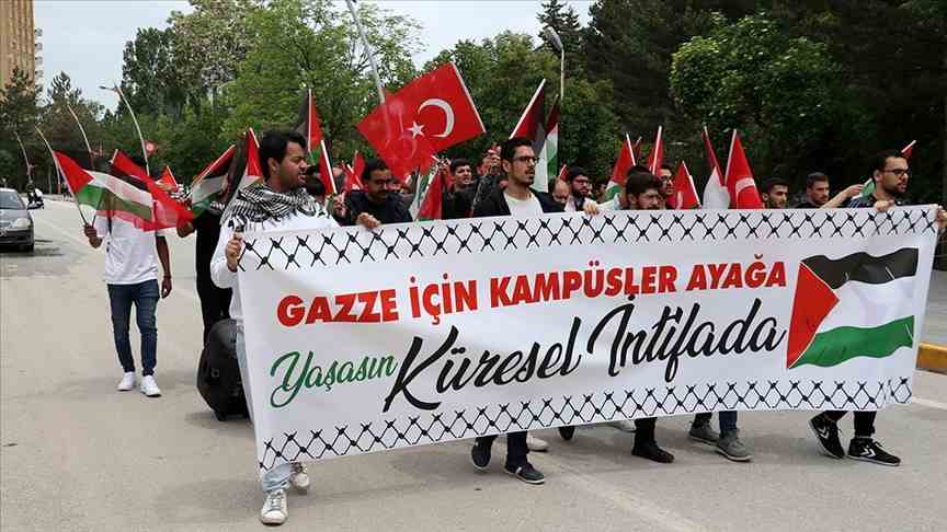 Sivas Cumhuriyet Üniversitesinde Filistin'e destek yürüyüşü düzenlendi