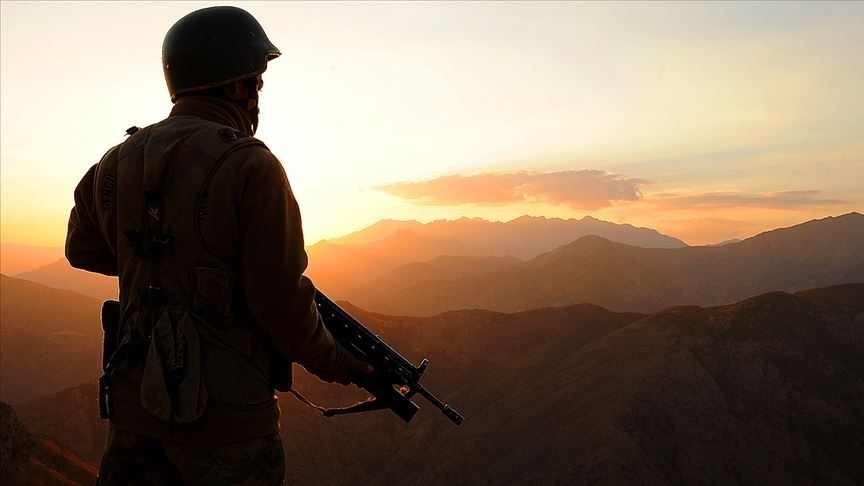 Suriye'nin ve Irak'ın kuzeyinde 3 PKKYPG'li terörist etkisiz hale getirildi