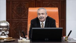 TBMM Başkanvekili Önder, kalp rahatsızlığı nedeniyle hastaneye kaldırıldı