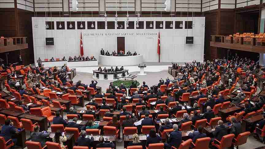 TBMM'de bu hafta emekli bayram ikramiyesinin 4 bin liraya yükseltilmesine yönelik düzenleme görüşülecek