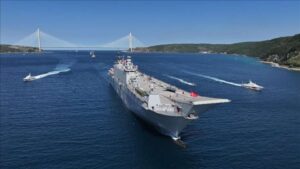 TCG Anadolu TEKNOFEST Mavi Vatan kapsamındaki İstanbul Boğazı geçişini tamamladı