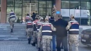 Terör örgütü DEAŞ'a yönelik operasyonlarda 298 şüpheli yakalandı