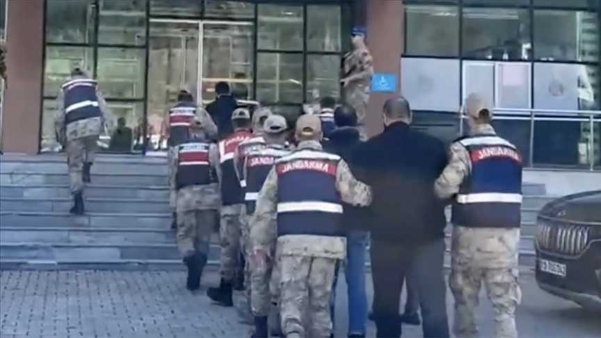 Terör örgütü DEAŞ'a yönelik operasyonlarda 298 şüpheli yakalandı
