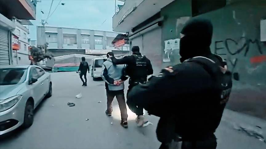 Terör örgütü DEAŞ'a yönelik operasyonlarda 51 şüpheli yakalandı