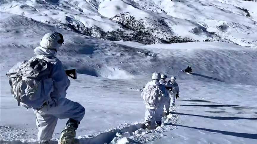 Terör örgütü PKKKCK'ya yönelik Gürz-43 operasyonlarında 12 mağara, sığınak ve barınma alanı imha edildi