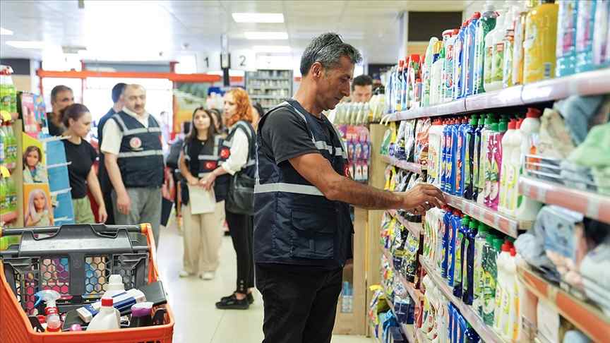 Ticaret Bakanlığından fahiş fiyat uygulayan işletmelere 10 milyon lirayı aşkın ceza