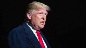 Trump, 8 yılın sonunda Beyaz Saray'daki başkanlık görevini devredeceğini söyledi