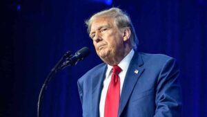 Trump, piyasalardaki sert düşüşe rağmen tarifelerin trilyonlarca dolar kazandıracağından emin