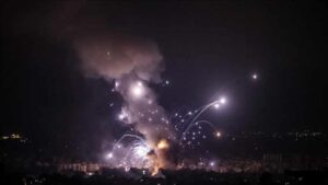 Trump'ın eski danışmanı, İsrail'in, Lübnan'daki İrlanda birliklerine napalm bombası atmasını önerdi