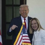 Trump'ın, kendisine fotoğraf için yalvardığını söylediği Meloni ile arası yeniden açıldı