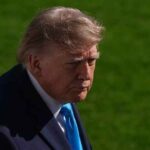 Trump'tan Zelenskiy'e "Rusya ile müzakereleri devretmesinin zamanının geldiği" mesajı