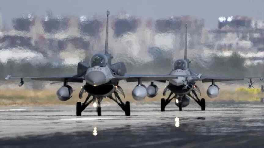 Türk F-16'ları Baltık semalarında 7/24 alarm görevinde olacak