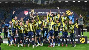 Turkcell Süper Kupa, Galatasaray’ı 2-0 mağlup eden Fenerbahçe'nin