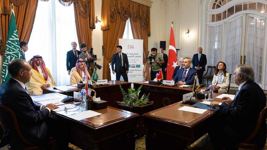 Türkiye, Mısır, Suudi Arabistan ve Pakistan Dışişleri Bakanları Kahire'de bir araya geldi
