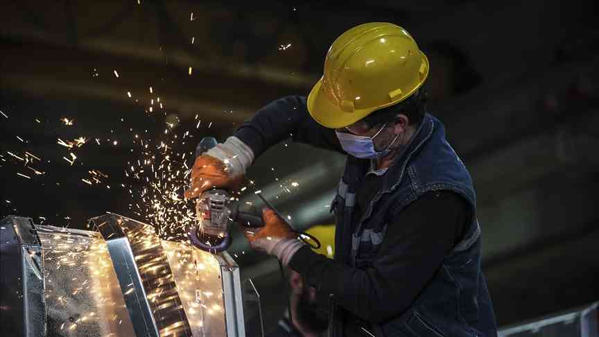 Ücretli çalışan sayısı şubatta yıllık yüzde 1,1 artarak 15,3 milyona yaklaştı