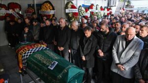 Vefat eden eski milli futbolcu Ersen Martin, İzmir'de toprağa verildi