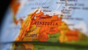Venezuela'da başkanlık sarayı çevresinde silah sesleri duyuldu