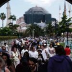 Yerli turistler yılın ilk çeyreğinde 102,3 milyar lira seyahat harcaması yaptı